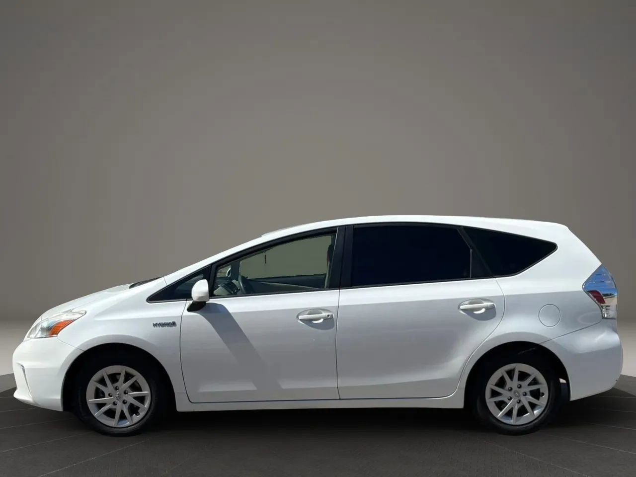 Used 2012 Toyota Prius V Three FWD image 9