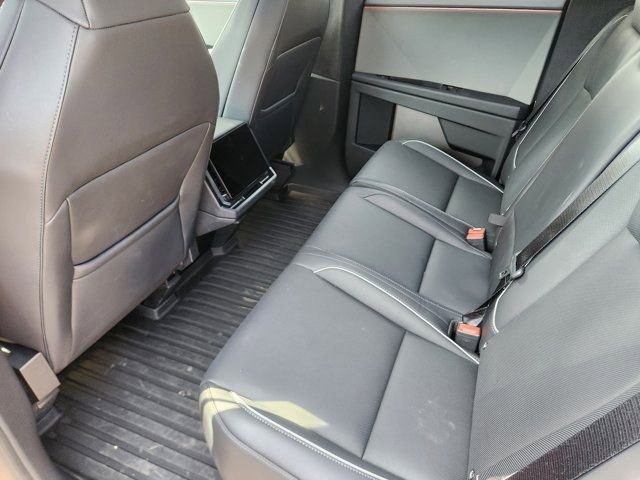 Used 2024 Tesla Cybertruck AWD Crew Cab image 30