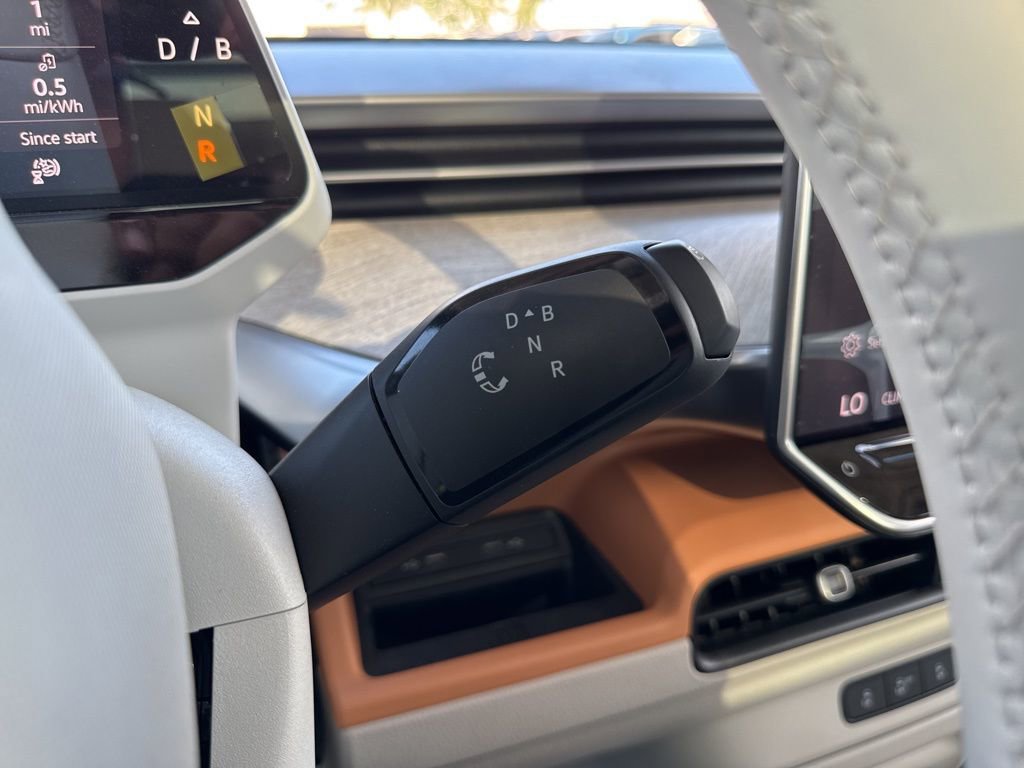 New 2025 Volkswagen ID. Buzz 1st Edition image 38