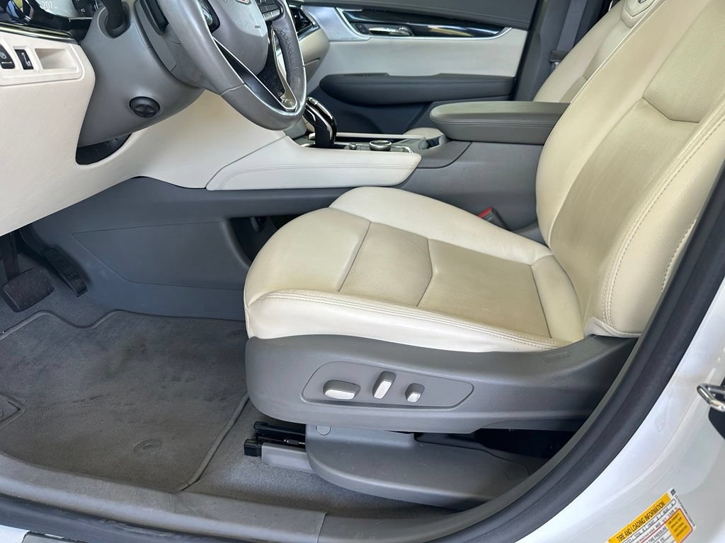 Used 2021 Cadillac XT6 Premium Luxury AWD/4WD image 12
