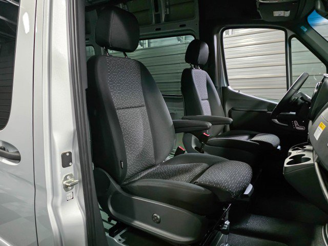 Used 2022 Mercedes-Benz Sprinter 3500 image 18