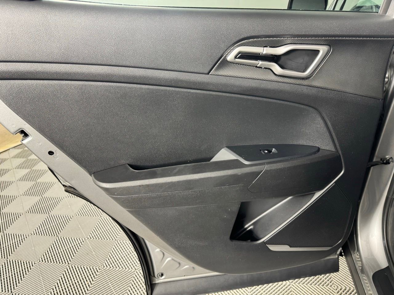 Used 2024 Kia Sportage LX image 22