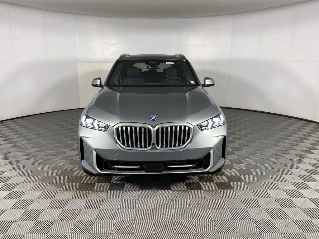 New 2026 BMW X5 xDrive50e w/ Climate Comfort Package image 2