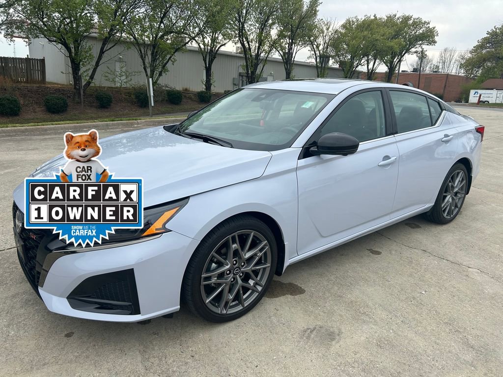 Used 2024 Nissan Altima 2.0 SR image 1