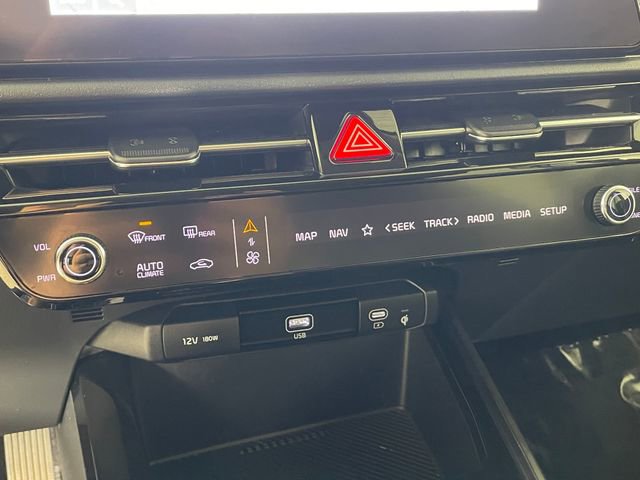Certified 2024 Kia Niro Wind w/ Wind Preserve Package FWD image 10