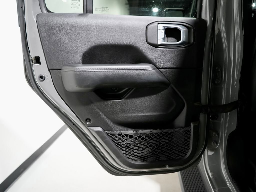 Used 2022 Jeep Wrangler Unlimited Sahara image 26