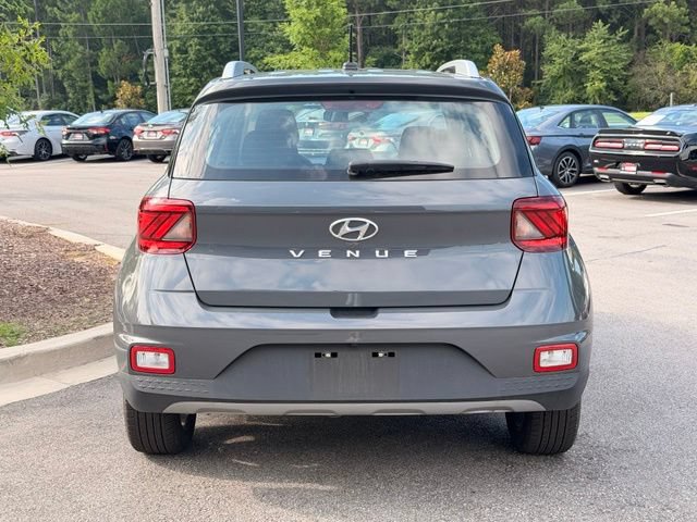 Used 2025 Hyundai Venue SEL FWD image 10