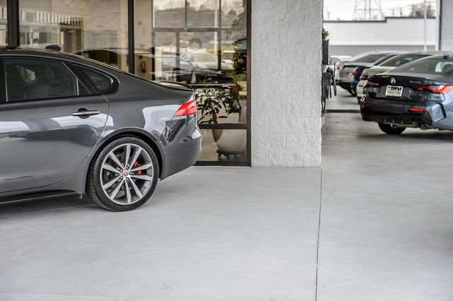 Used 2018 Jaguar XF S image 55