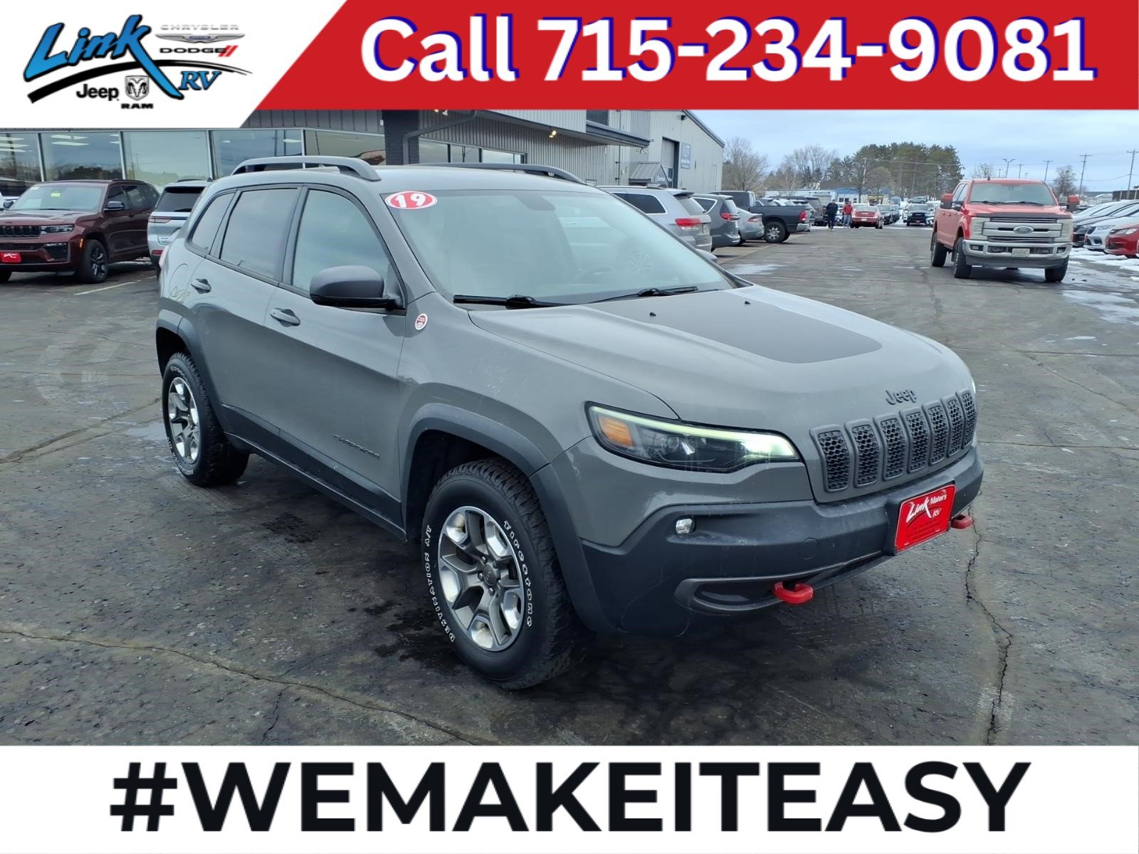 Used 2019 Jeep Cherokee Trailhawk w/ Cold Weather Group AWD/4WD image 1