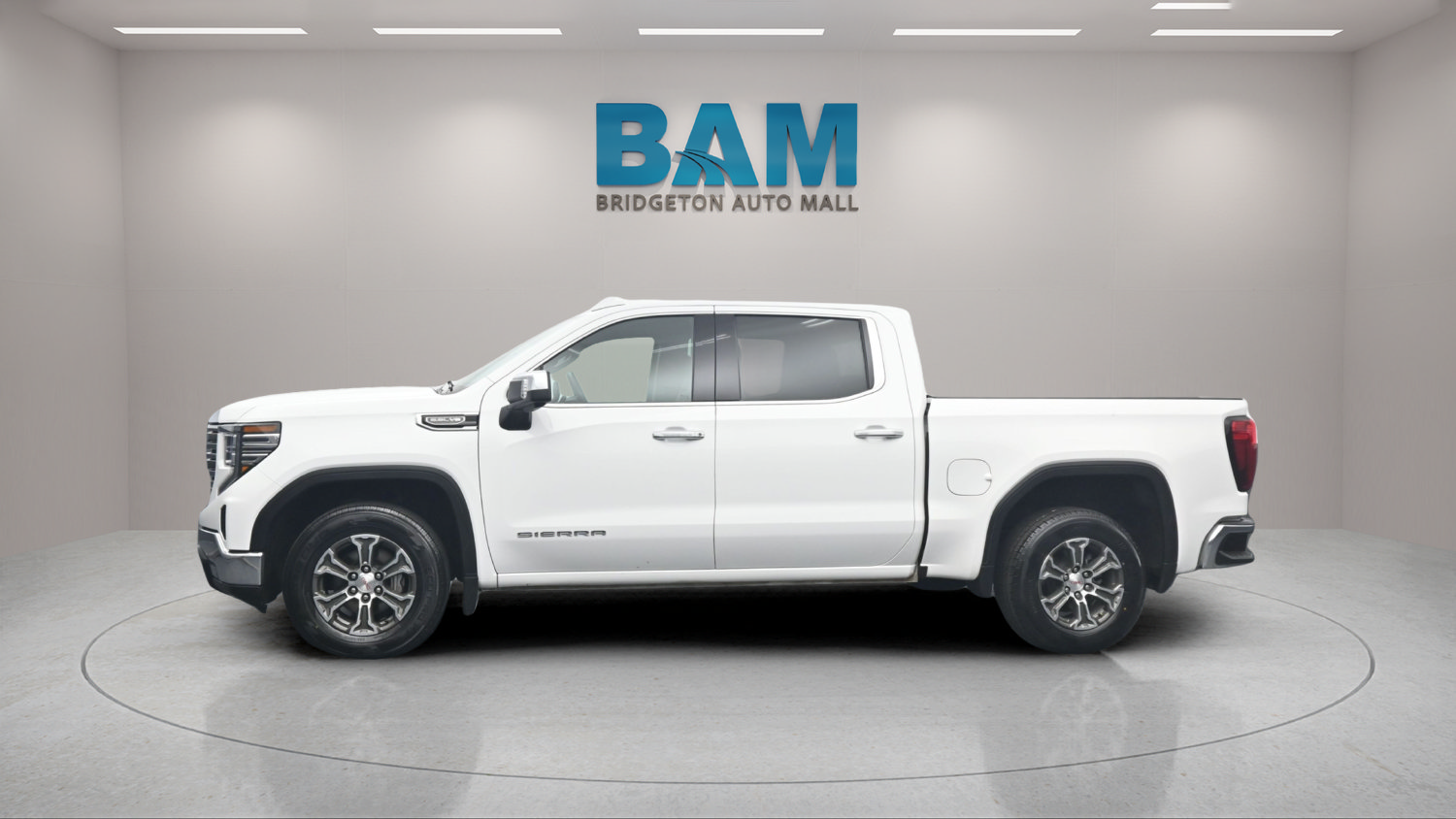 Used 2025 GMC Sierra 1500 SLT RWD image 5
