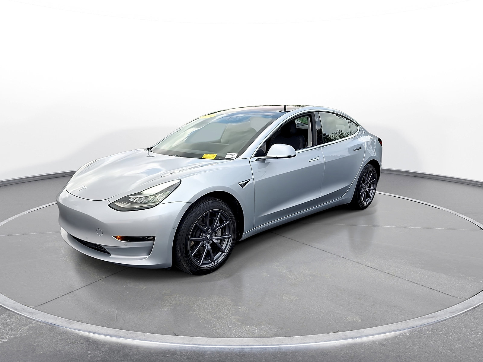 Used 2018 Tesla Model 3 Long Range RWD image 4