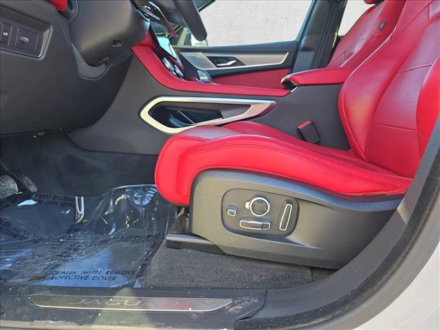 Certified 2025 Jaguar F-PACE R-Dynamic S image 28