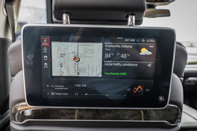 Used 2022 BMW M760i xDrive w/ Luxury Rear Seating Package image 67