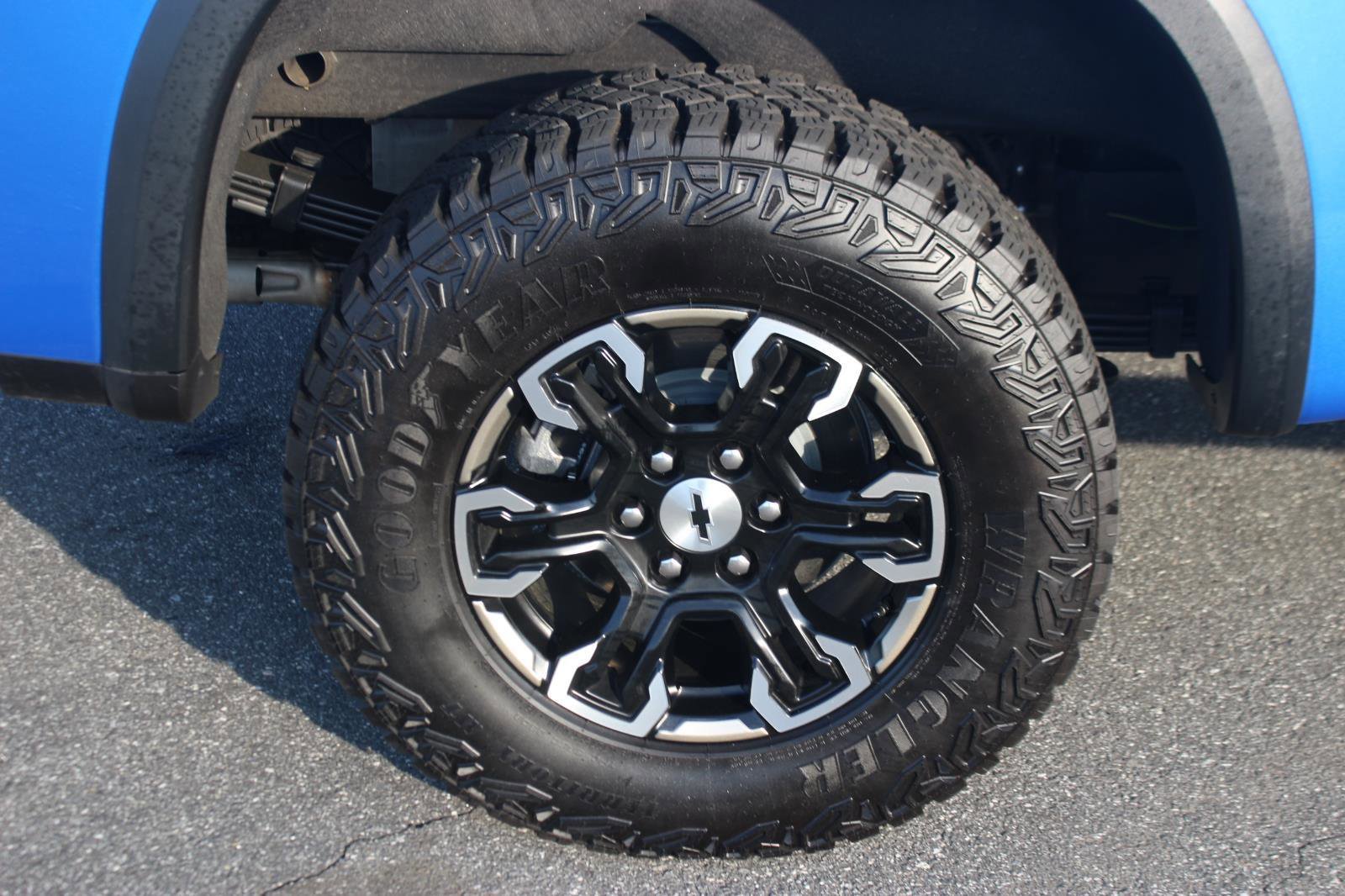 Used 2025 Chevrolet Silverado 1500 ZR2 w/ Technology Package image 42