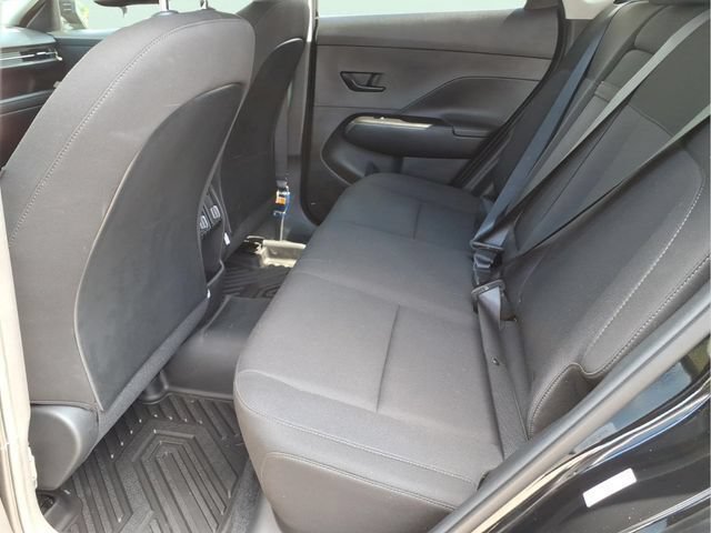 Used 2025 Hyundai Kona SEL AWD/4WD image 16