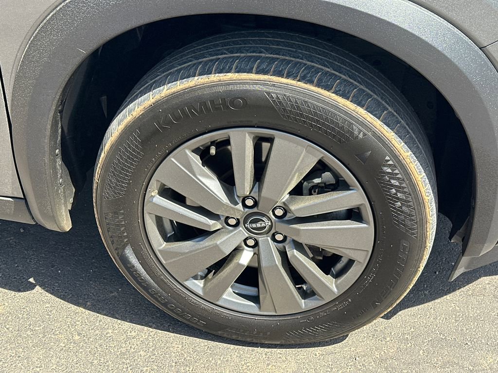 Used 2025 Nissan Pathfinder SV AWD/4WD image 12