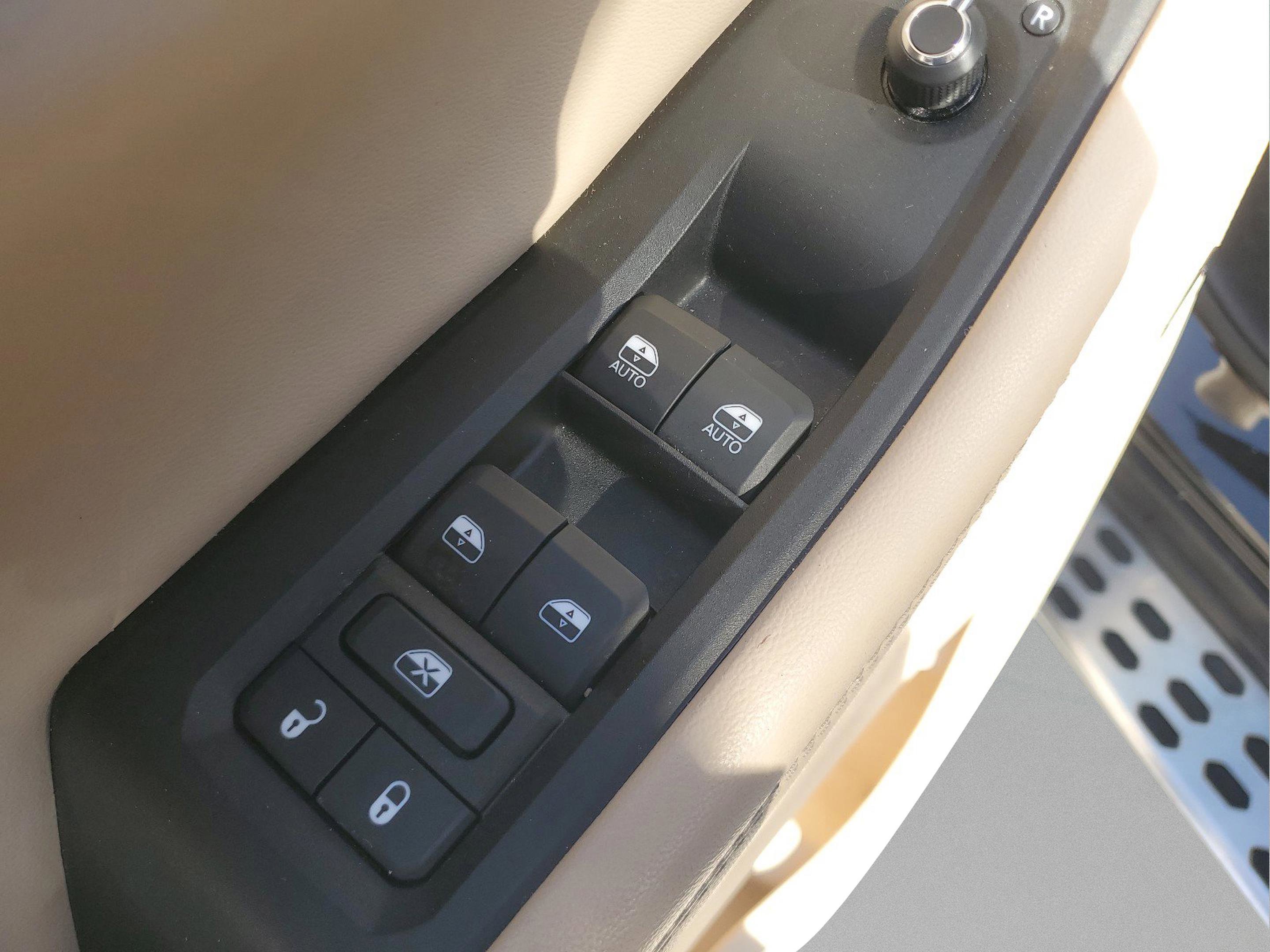 Certified 2023 Jeep Grand Cherokee 4xe w/ Luxury Tech Group II image 15