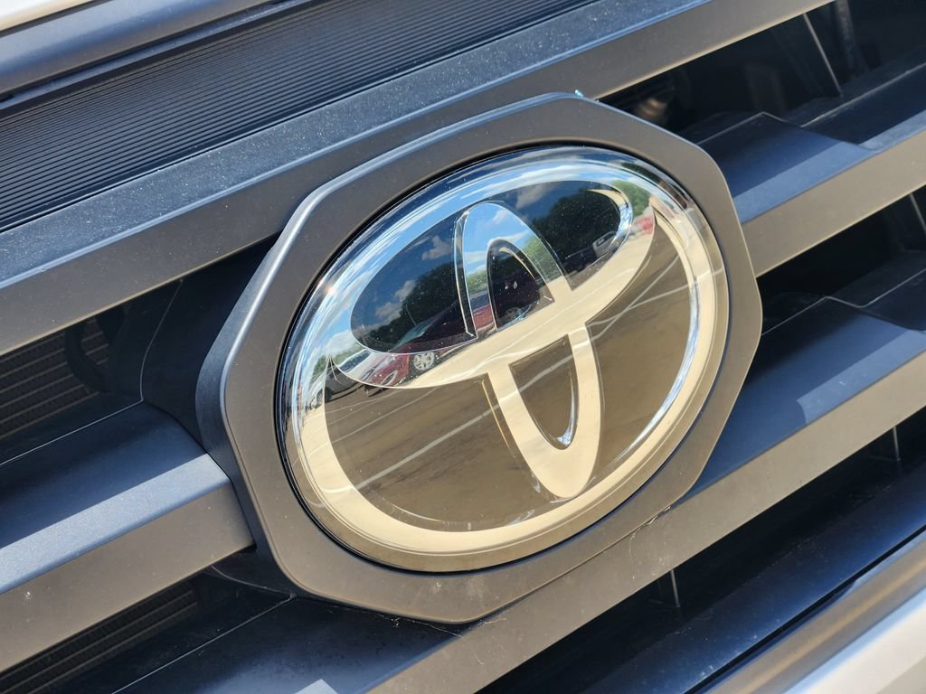 Used 2022 Toyota Tacoma SR RWD image 12