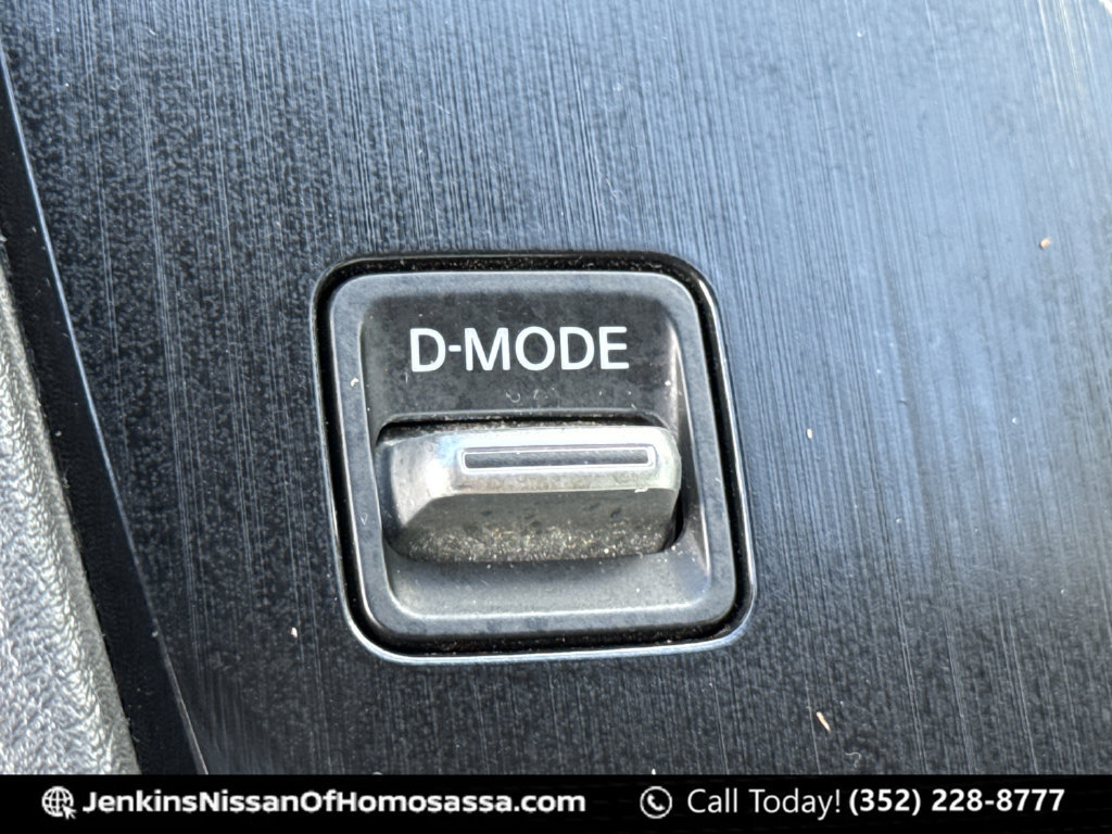 Certified 2021 Nissan Rogue SV w/ Premium Package FWD image 39