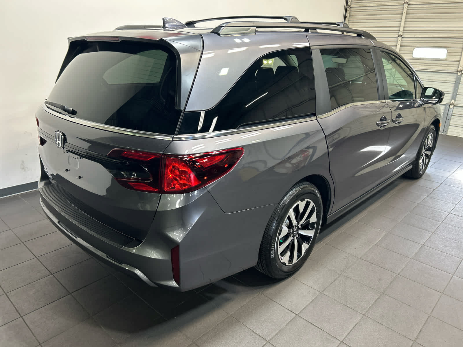 New 2026 Honda Odyssey EX-L image 3