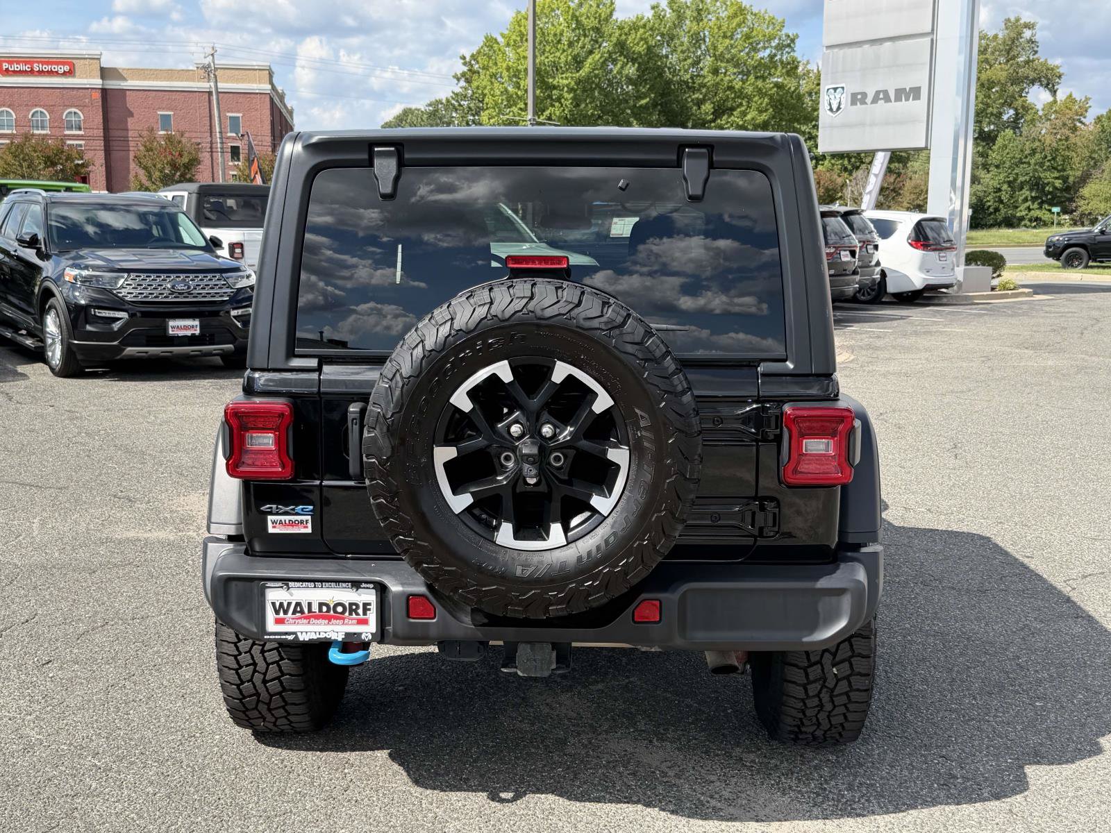 Used 2024 Jeep Wrangler Unlimited Rubicon 4xe AWD/4WD image 4