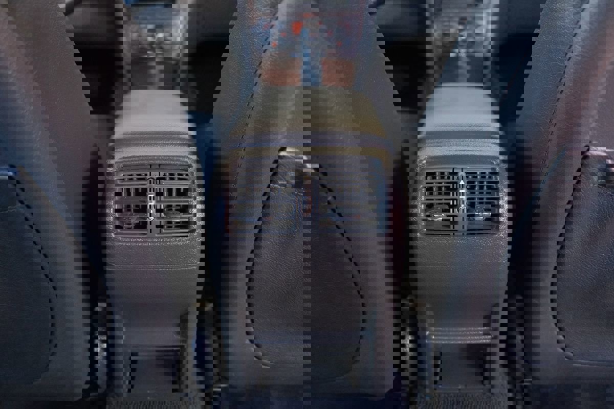 Used 2002 Mercedes-Benz C 320 Sedan image 30