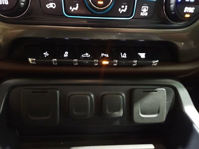 Used 2016 Chevrolet Silverado 2500 High Country w/ Duramax Plus Package image 30