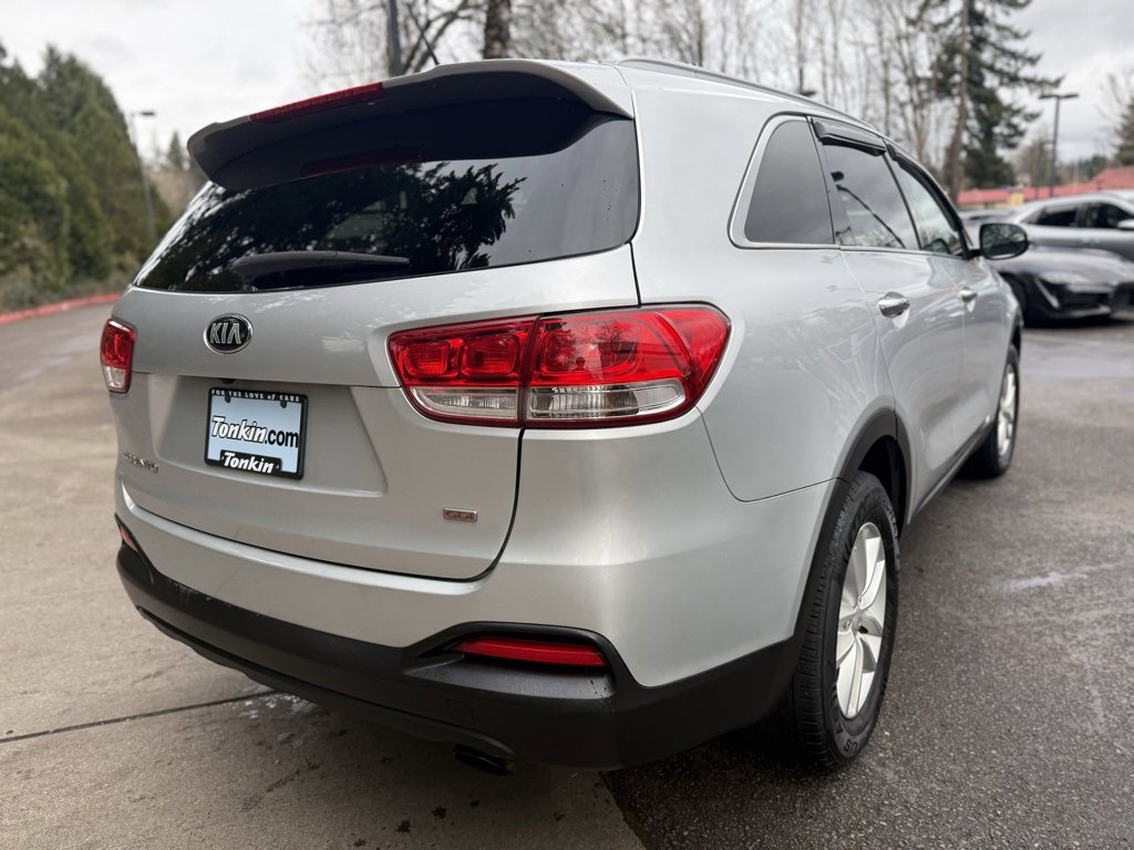 Used 2017 Kia Sorento LX image 15