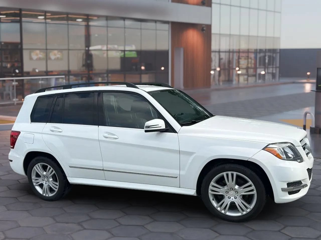 Used 2015 Mercedes-Benz GLK 350 2WD image 16