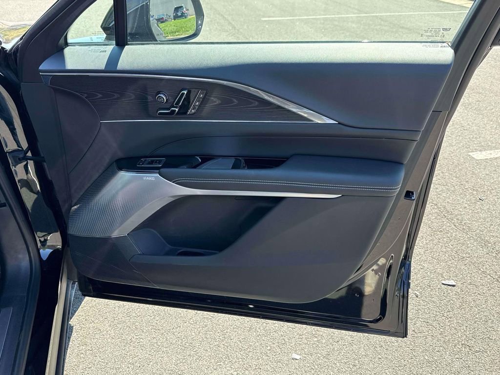 Used 2024 Cadillac Lyriq Luxury w/ LPO, Floor Liner Package image 27