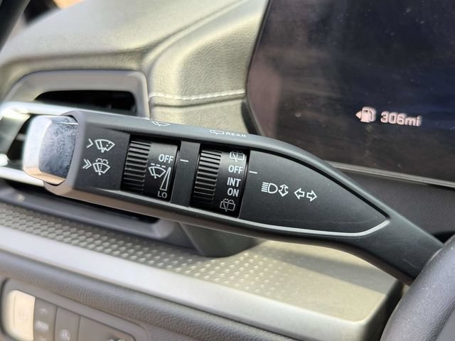 Certified 2025 Chevrolet Traverse LT w/ Driver Confidence Package FWD image 18