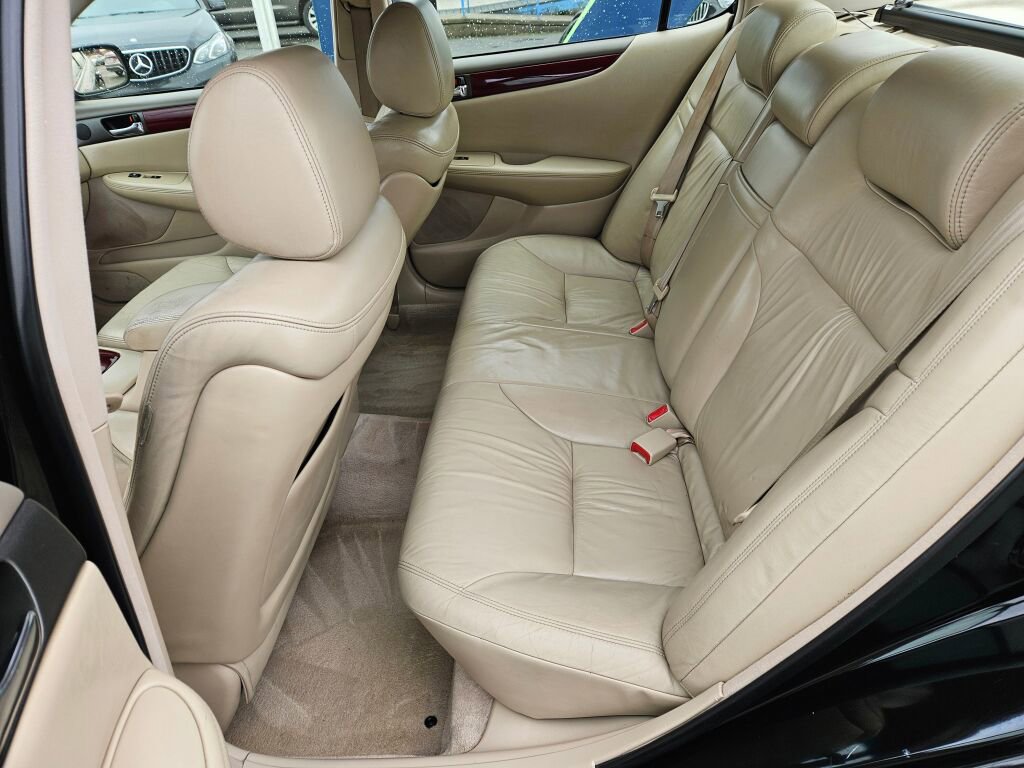 Used 2004 Lexus ES 330 image 11