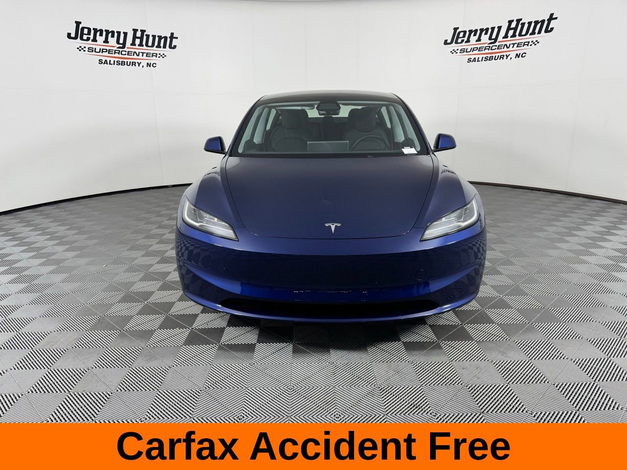 Used 2024 Tesla Model 3 Standard Range RWD image 3
