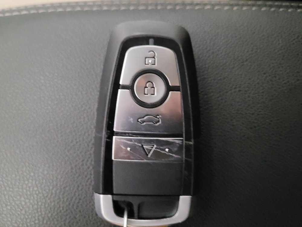 Used 2020 Ford Escape SE FWD image 32