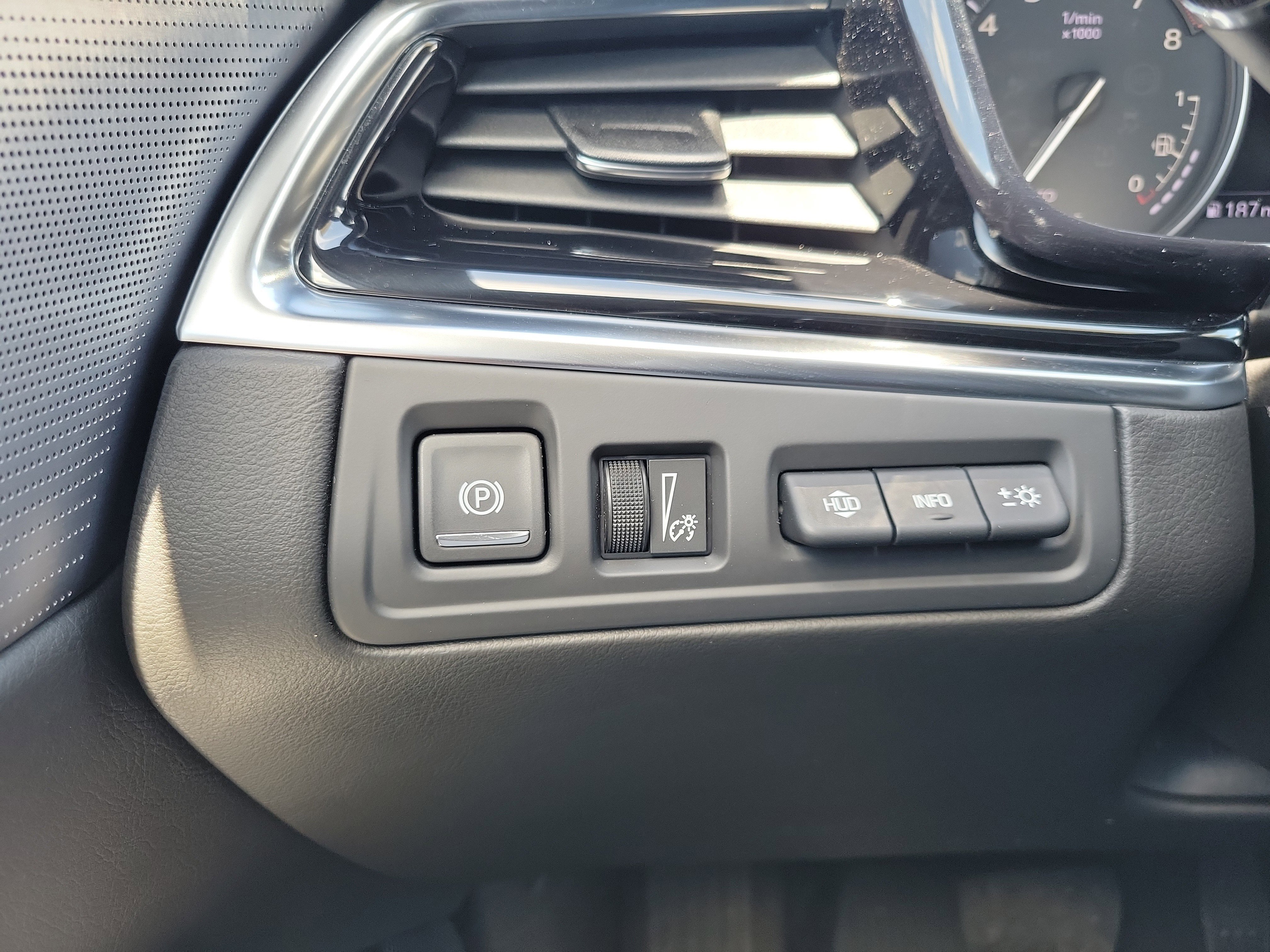 Certified 2025 Cadillac XT6 Premium Luxury w/ Platinum Package image 28