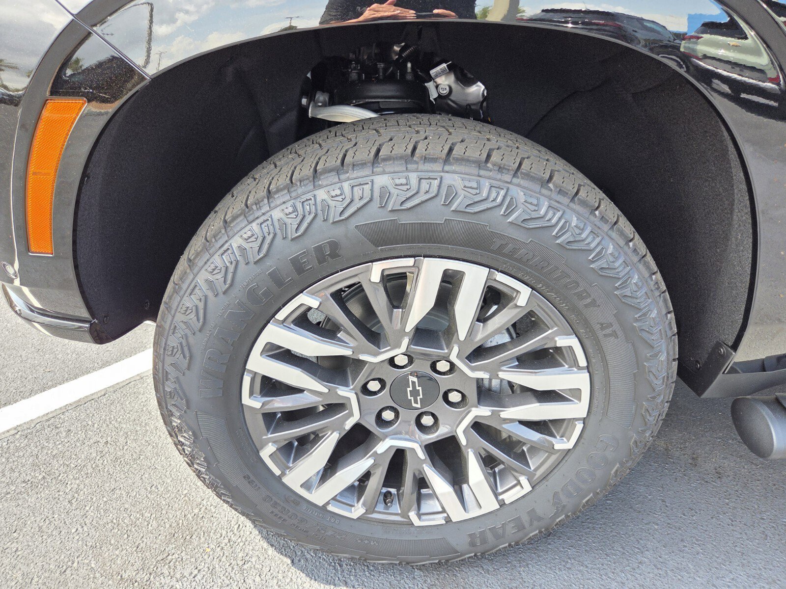 New 2026 Chevrolet Suburban Z71 w/ Comfort Package image 4