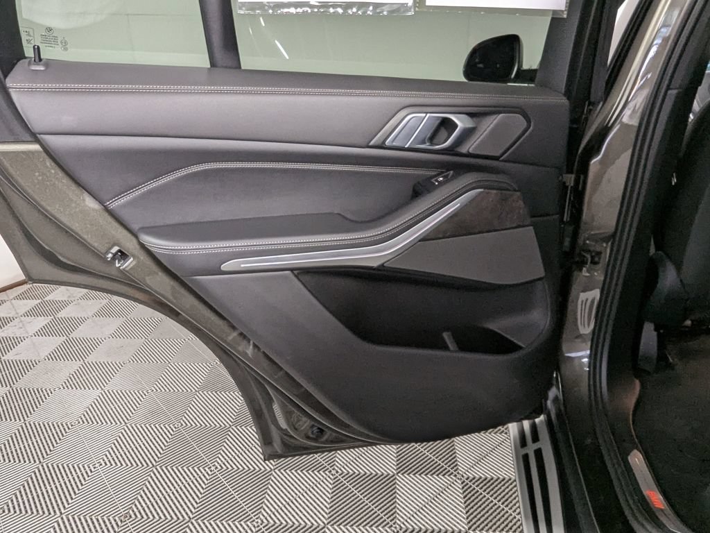 Certified 2024 BMW X5 xDrive40i w/ Premium Package AWD/4WD image 46