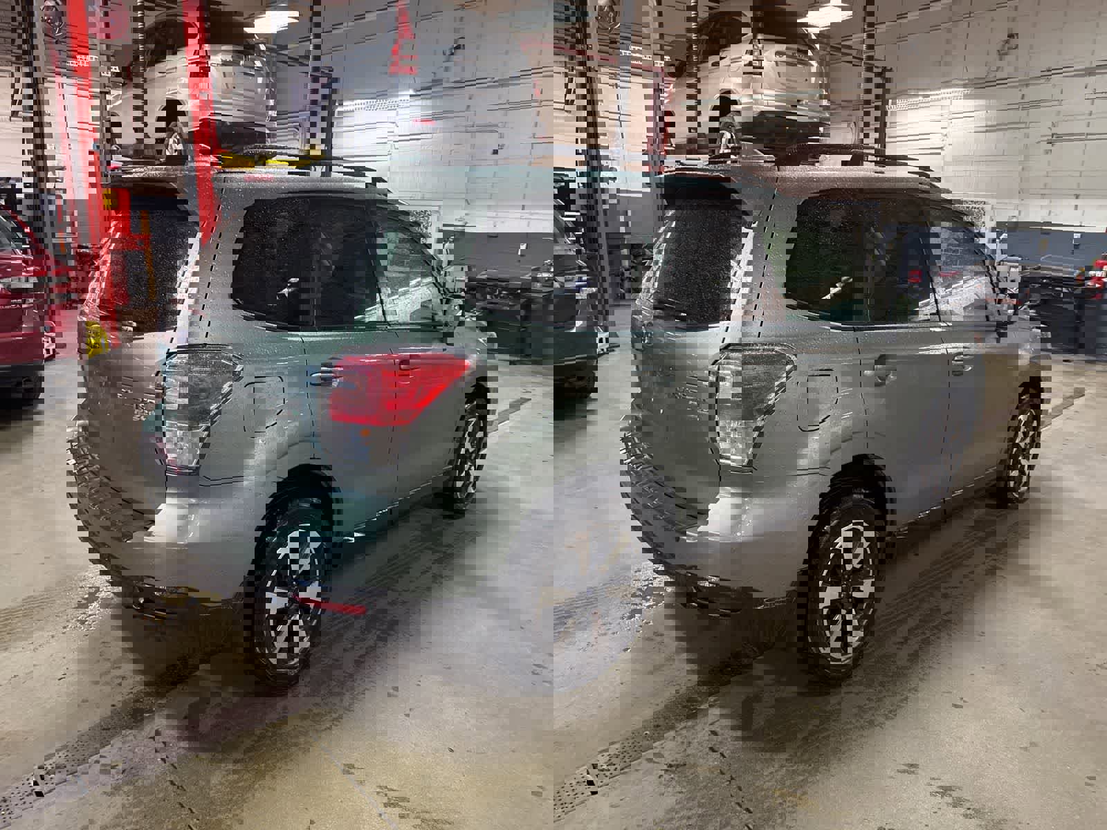 Used 2017 Subaru Forester 2.5i Premium image 3