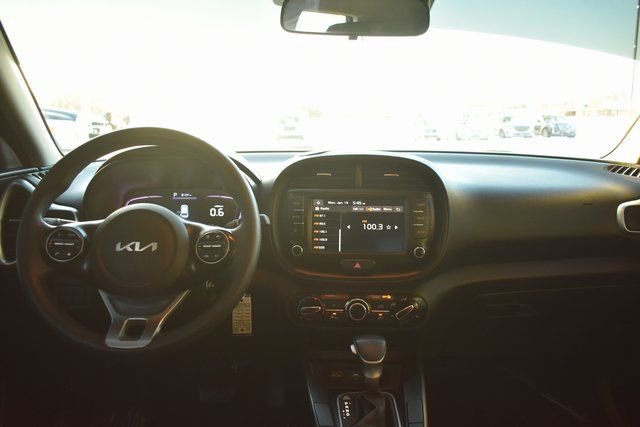 Used 2023 Kia Soul LX image 29