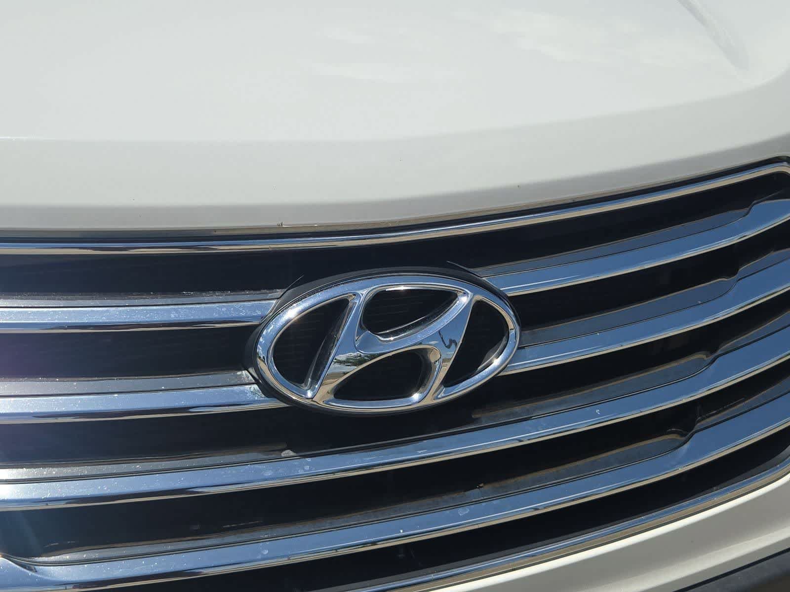 Used 2014 Hyundai Santa Fe GLS FWD image 10