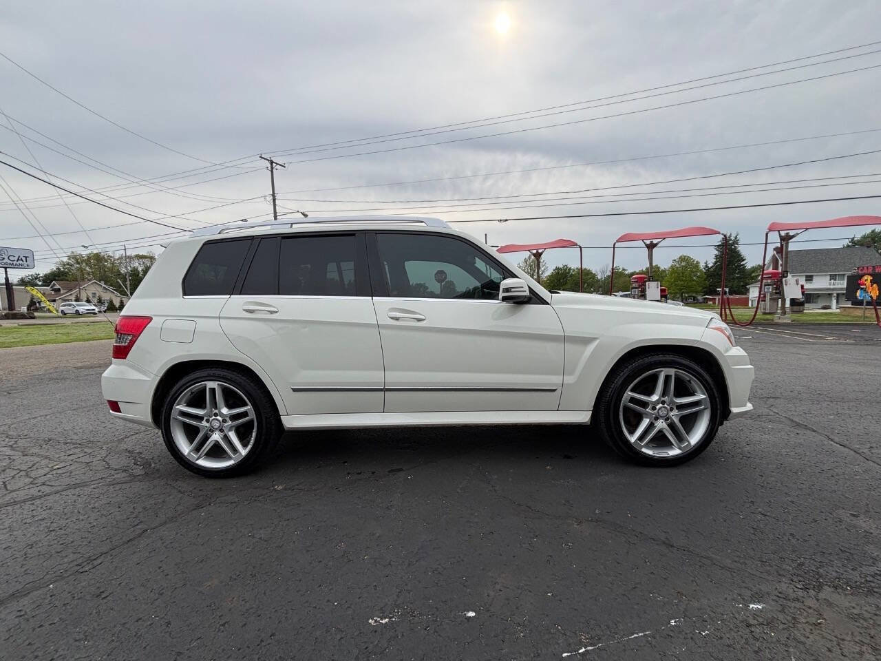 Used 2011 Mercedes-Benz GLK 350 4MATIC image 5