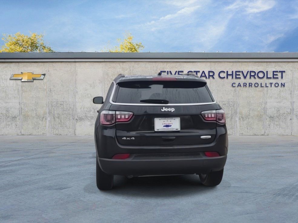 Used 2024 Jeep Compass Latitude AWD/4WD image 7