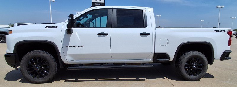 Used 2025 Chevrolet Silverado 2500 Custom w/ Custom Value Package AWD/4WD image 5