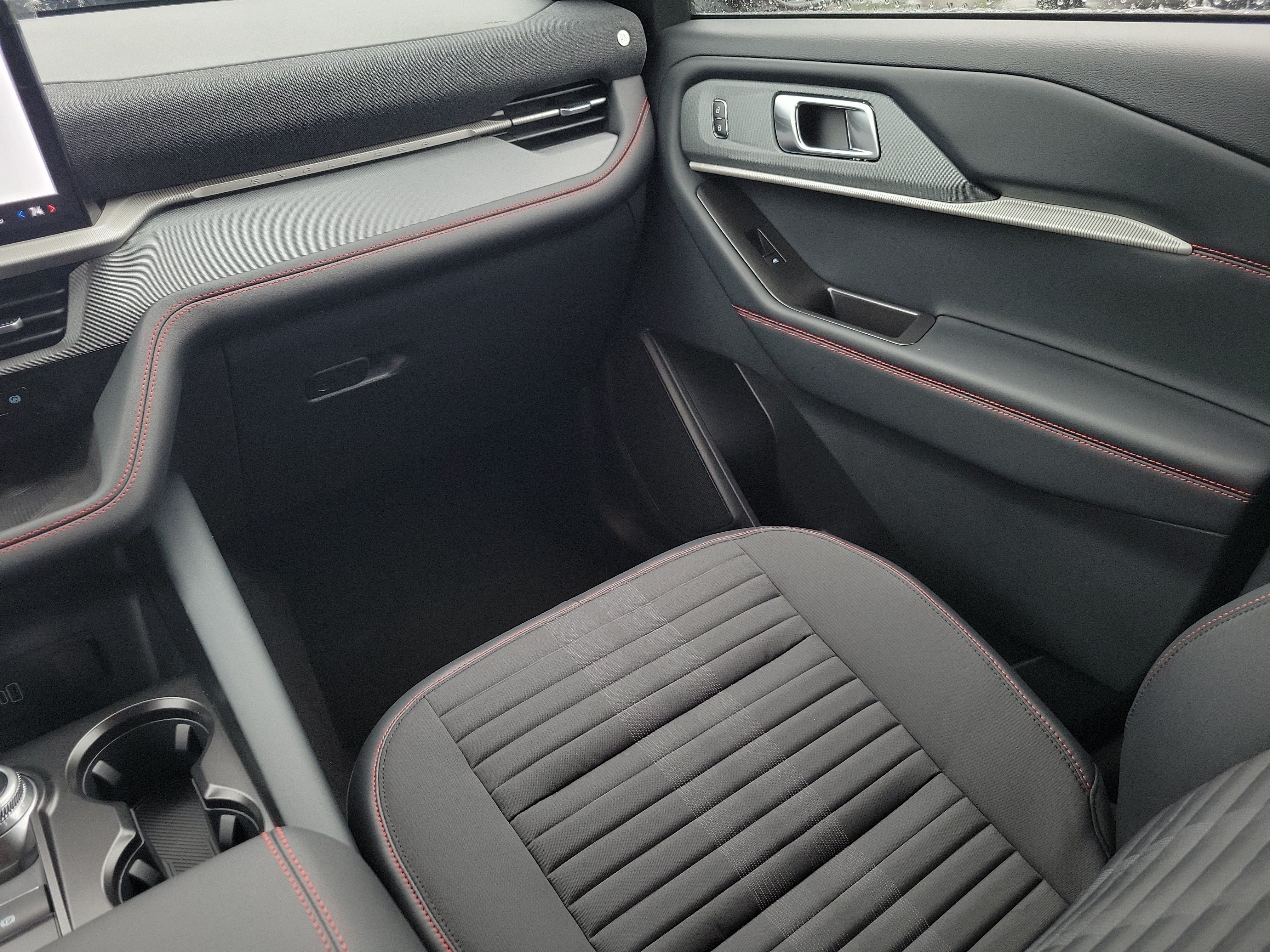 New 2027 Ford Explorer ST-Line w/ Premium Package RWD image 29