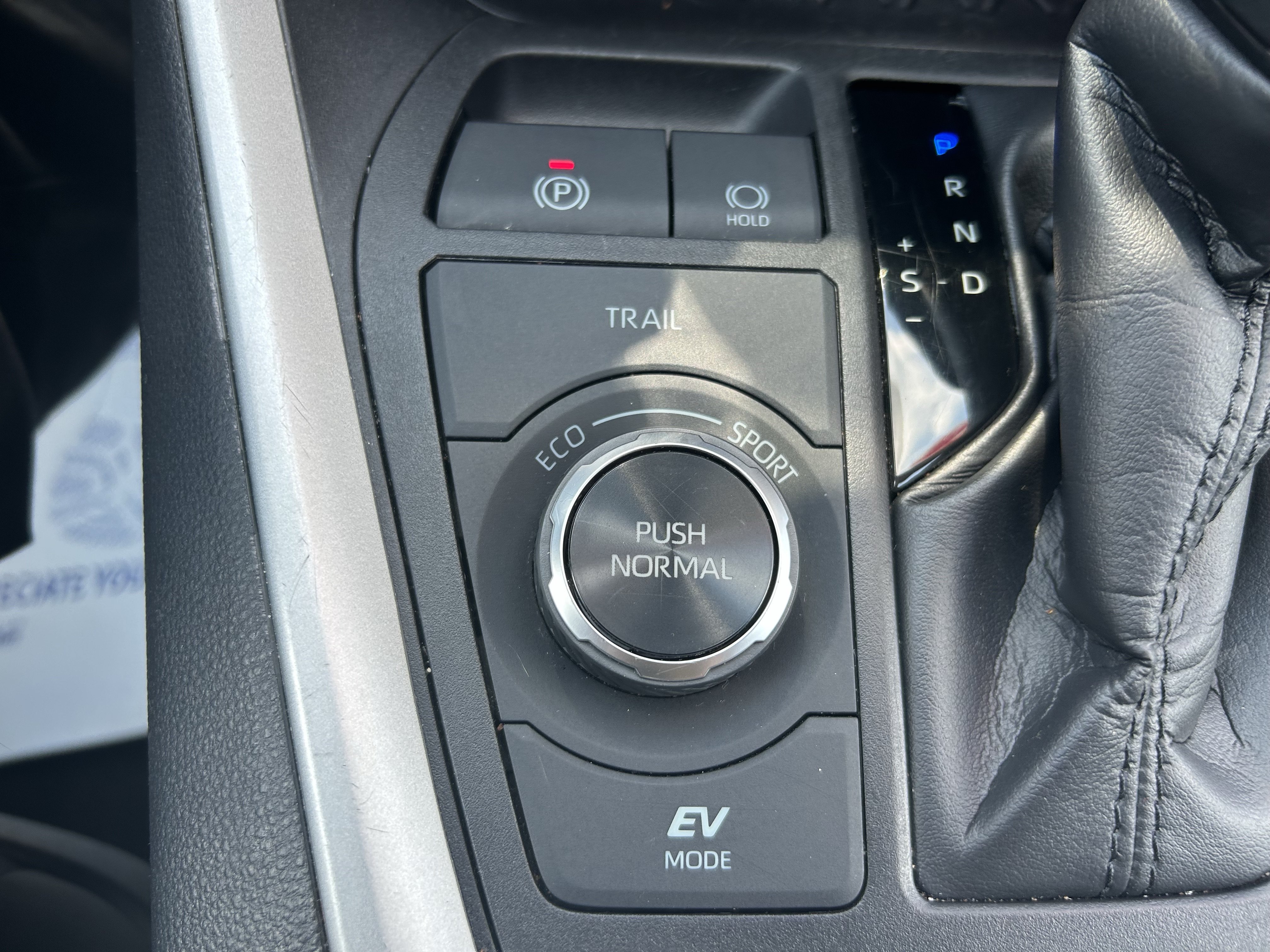 Certified 2025 Toyota RAV4 XLE AWD/4WD image 30