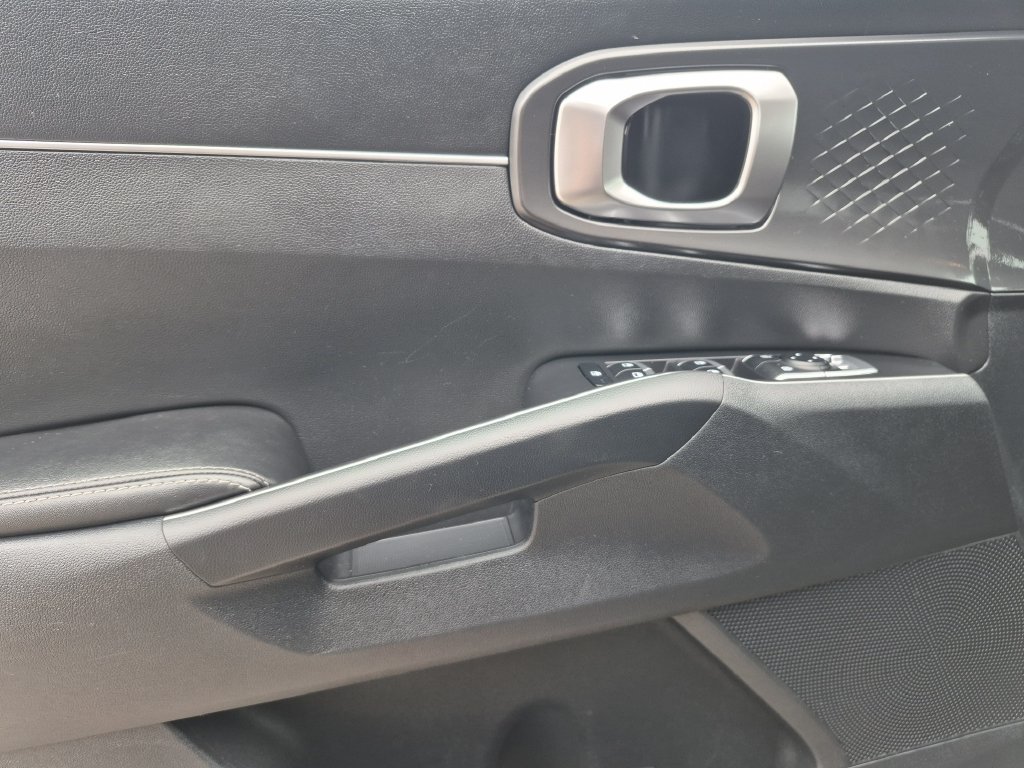 Certified 2022 Kia Sorento LX AWD/4WD image 7