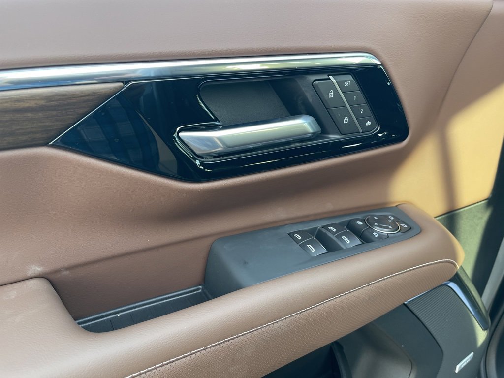 New 2026 Chevrolet Suburban High Country image 14