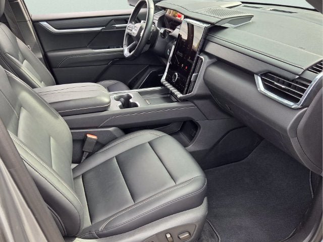Certified 2026 GMC Acadia Elevation w/ Elevation Premium Package FWD image 20