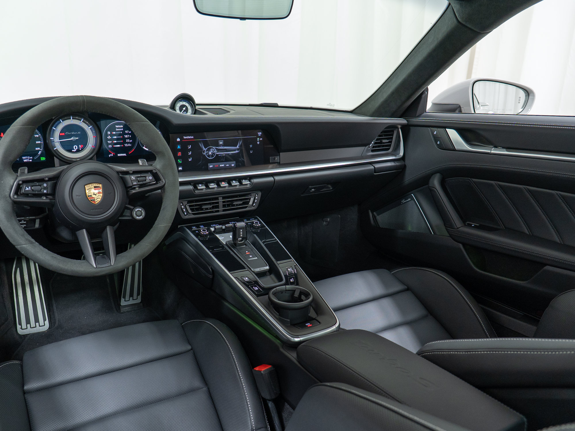 Certified 2025 Porsche 911 Turbo S AWD/4WD image 22