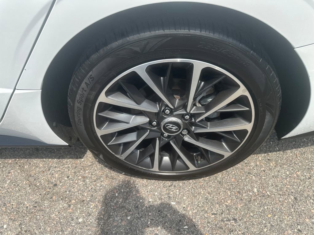 Used 2021 Hyundai Sonata Limited w/ Preferred Accessory Package FWD image 18